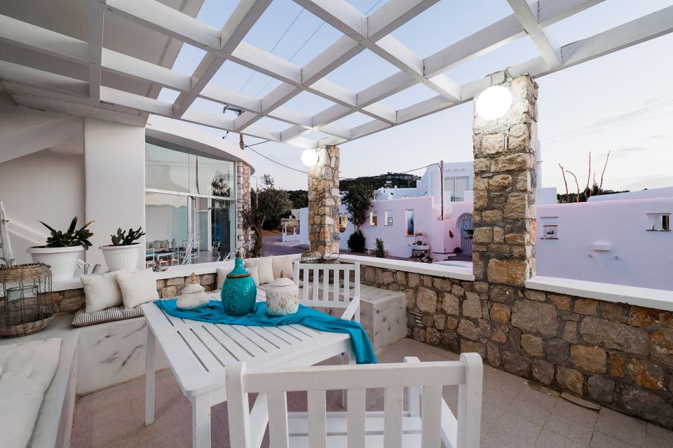 Kouros Home & Suites